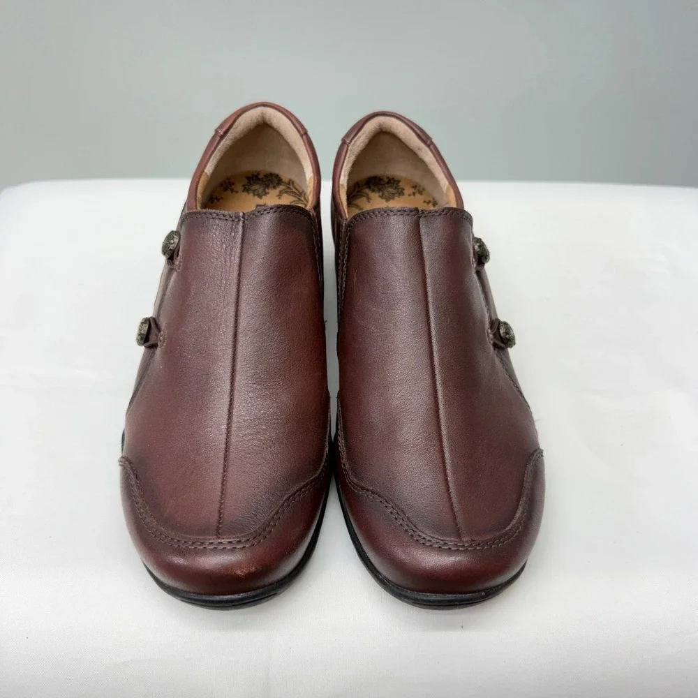 Taos Encore Womens 9.5 Brown Leather Slip On Loafers Shoes Side Button ENC-12750
